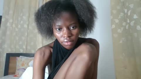 feetlovely507541 online show from May 16, 8:07 pm