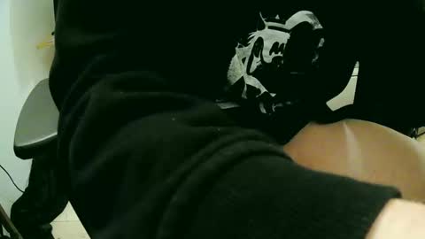 Snapshot of feetlover7878 chatting on December 9, 11:03 pm feetlover7878 online show from December 9, 11:03 pm