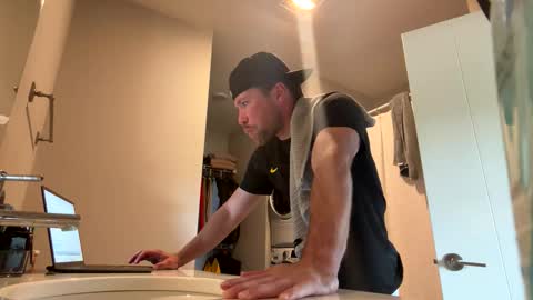 Ethan Slayher online show from May 14, 11:44 pm