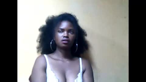 Snapshot of felicia422300 chatting on May 22, 6:20 am felicia422300 online show from May 22, 6:20 am