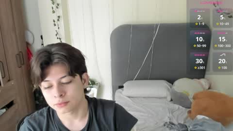 Snapshot of felix_leex chatting on April 9, 8:25 pm Felix leex online show from April 9, 8:25 pm