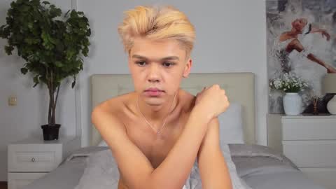 Felix online show from February 8, 9:57 pm