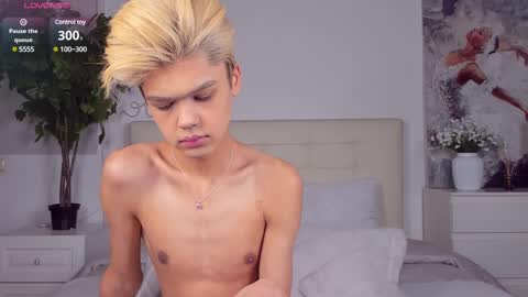 Felix online show from March 4, 5:24 pm