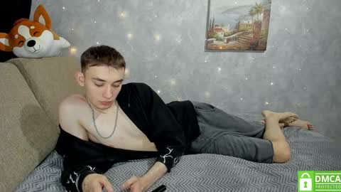 Snapshot of felixcurt69 chatting on April 3, 3:32 pm felixcurt online show from April 3, 3:32 pm