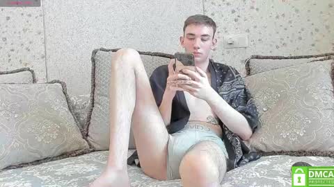 Snapshot of felixcurt69 chatting on April 13, 7:58 am felixcurt online show from April 13, 7:58 am