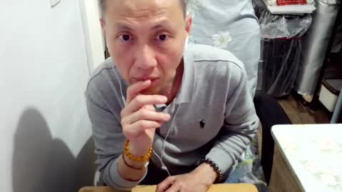 felixlau online show from December 21, 10:55 am