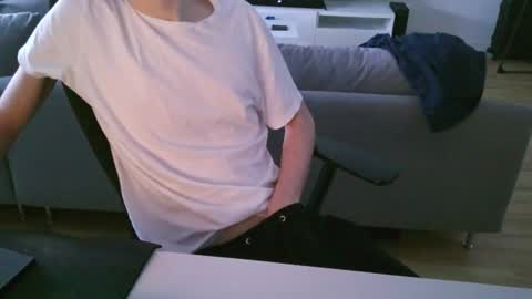 Snapshot of felixsagg chatting on June 11, 12:36 pm felixsagg online show from June 11, 12:36 pm
