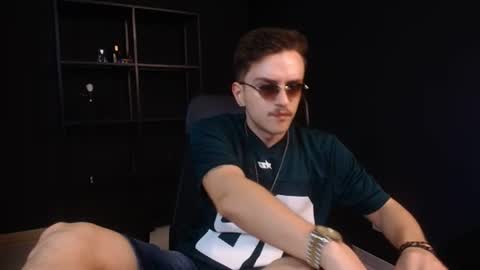 Snapshot of felixstark chatting on June 17, 4:15 am FelixStark online show from June 17, 4:15 am