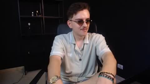 Snapshot of felixstark chatting on June 25, 5:56 am FelixStark online show from June 25, 5:56 am