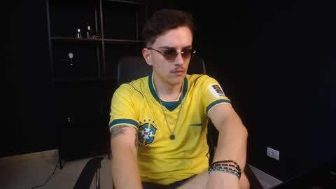 Snapshot of felixstark chatting on June 26, 5:01 am FelixStark online show from June 26, 5:01 am