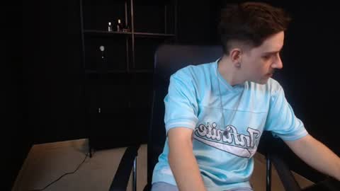 Snapshot of felixstark chatting on July 1, 4:58 am FelixStark online show from July 1, 4:58 am