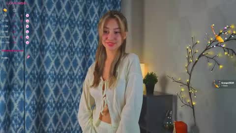 Snapshot of felony_rone chatting on November 6, 1:28 am Ariana online show from November 6, 1:28 am