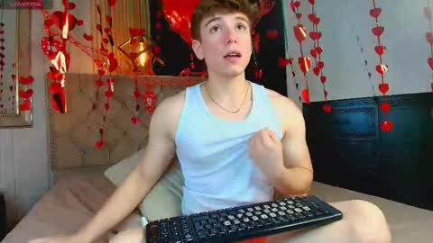 Femboy Max online show from September 15, 12:38 pm