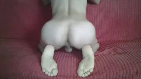 Snapshot of femboyhot28 chatting on October 27, 5:55 am femboyhot28 online show from October 27, 5:55 am