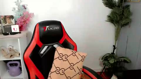 YOUR BEAUTIFUL ASIANFHEMY online show from May 1, 12:26 am