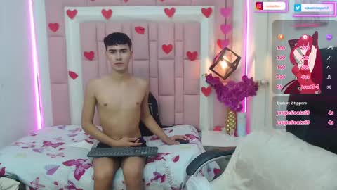 Snapshot of fenix19_ chatting on March 7, 10:45 am IM FENIX online show from March 7, 10:45 am