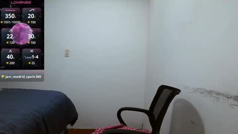 Snapshot of fenix_purple chatting on February 28, 12:21 am FENIX online show from February 28, 12:21 am