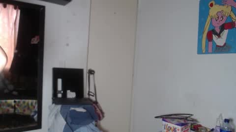 Snapshot of fenixxx1604 chatting on February 18, 8:16 pm Fenixxx online show from February 18, 8:16 pm