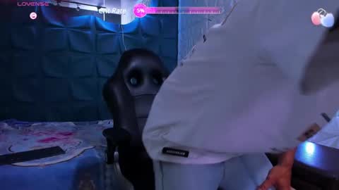 Daniel Fernando online show from January 3, 8:43 pm