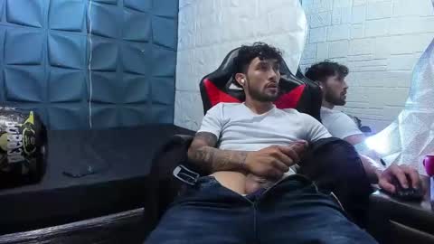 Daniel Fernando online show from February 5, 2:40 am