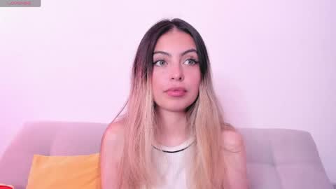 Snapshot of fernanda_aaa chatting on May 16, 4:17 pm fernanda online show from May 16, 4:17 pm