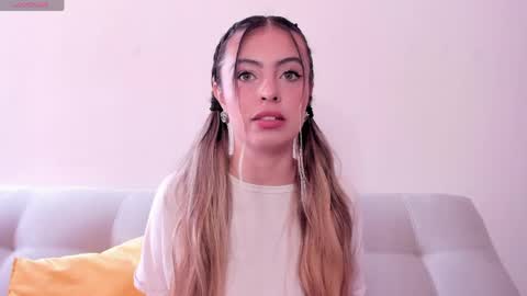 Snapshot of fernanda_aaa chatting on May 22, 2:44 pm fernanda online show from May 22, 2:44 pm