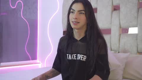 fernanda_thail_ online show from April 6, 8:43 pm