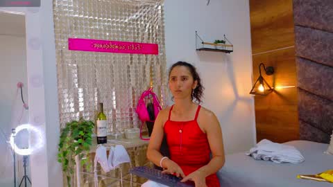 FERNANDA BROWN  online show from April 4, 7:44 pm