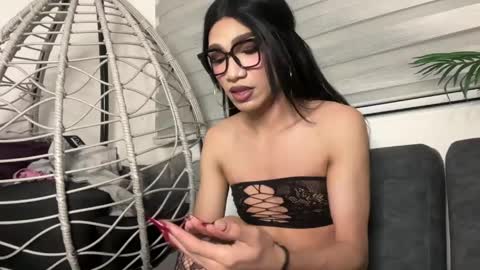 fernanda online show from March 25, 4:51 am