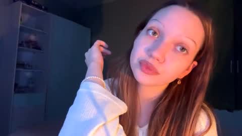 Snapshot of ferneprivatsky chatting on October 18, 8:42 pm Alice online show from October 18, 8:42 pm