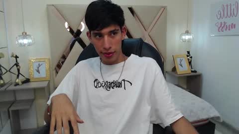 FER PHOENIX online show from February 19, 3:28 am