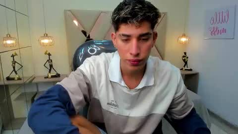 FER PHOENIX online show from February 5, 3:33 am