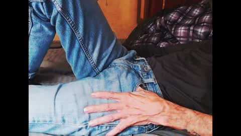 Snapshot of ferra_testarossa chatting on December 22, 3:00 am ferra_testarossa online show from December 22, 3:00 am