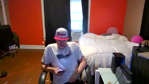 Snapshot of fetishking6 chatting on May 27, 1:02 am fetishking6 online show from May 27, 1:02 am