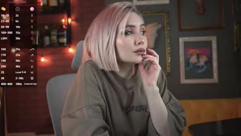 Rey online show from November 30, 4:00 pm