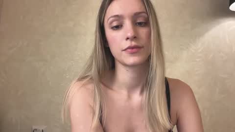 Lisa online show from December 22, 10:01 am