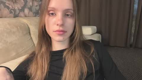 Snapshot of fflloowweerr chatting on May 3, 1:39 pm Lisa online show from May 3, 1:39 pm