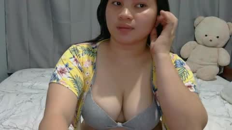 fhwilloughbyxx online show from April 23, 8:35 am