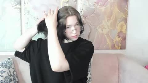 fiamoory online show from May 28, 1:58 am