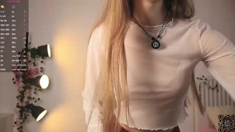 Snapshot of fideliastagnitto chatting on February 16, 3:02 am Hello there im Isabela3 online show from February 16, 3:02 am