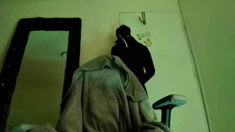   online show from February 8, 12:19 pm