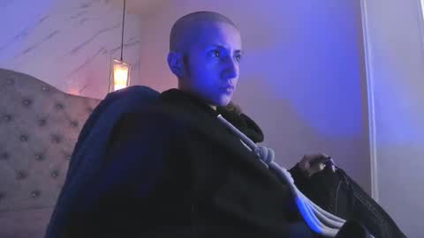   online show from March 18, 11:46 am