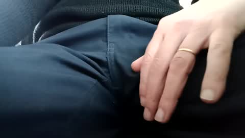 Snapshot of fifi010203 chatting on February 1, 1:30 pm fifi010203 online show from February 1, 1:30 pm