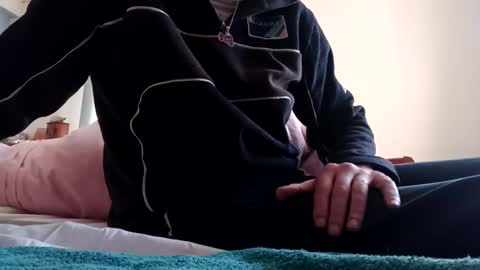 Snapshot of fifi010203 chatting on February 16, 8:21 am fifi010203 online show from February 16, 8:21 am