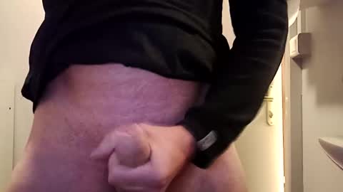 Snapshot of fifi010203 chatting on October 28, 12:03 am fifi010203 online show from October 28, 12:03 am