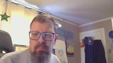Snapshot of figuredraw chatting on March 9, 7:29 pm figuredraw online show from March 9, 7:29 pm