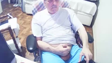 filhober online show from December 12, 3:32 am