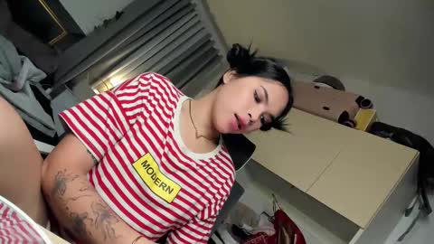 Snapshot of filipina_demure chatting on December 14, 11:07 am Sandy online show from December 14, 11:07 am