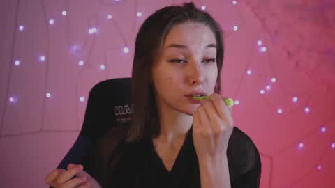 Snapshot of filipinaadams chatting on January 8, 8:06 am cap and Lana  online show from January 8, 8:06 am