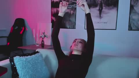 Snapshot of filipinaadams chatting on February 13, 8:17 am cap and Lana  online show from February 13, 8:17 am